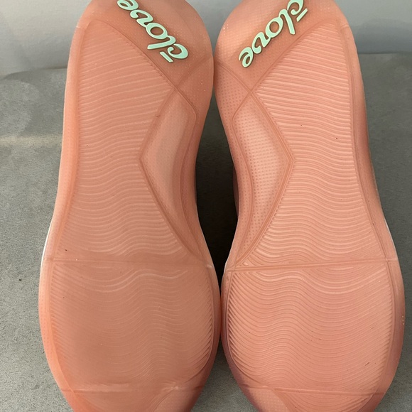 CLOVES - Picture 4 of 5